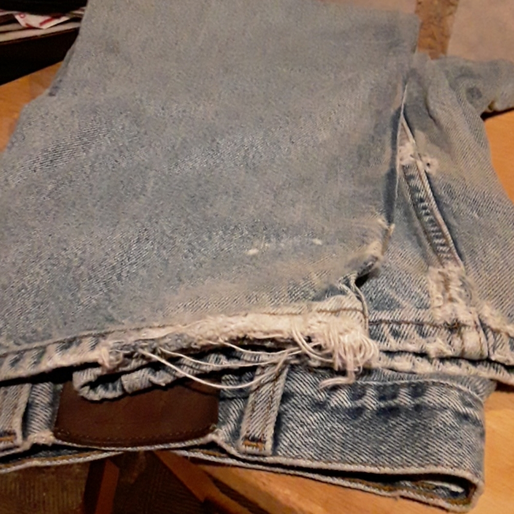 CALVIN KLEIN JEANS  MENS (  36" x 29 " ). - Picture 10 of 10